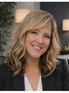  Kelly MacCarthy Photo