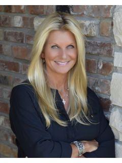  Angie Mills Photo
