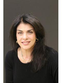 Liz Benuscak profile photo