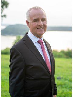  Donald Burns of The Burns Team Photo