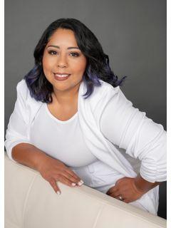  Luz Scott-Lenger Photo