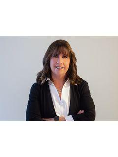  Terri Hewitt of The Hewitt Home Team Photo