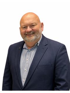  Joe Banks Photo
