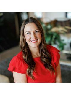  Lauren Marshall Photo