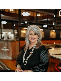  Beverly Bradley Photo