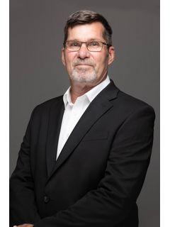  Ray Hewitt of The Hewitt Home Team Photo