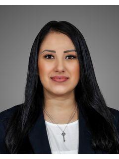  Teresa Meza of The Maricela Meza Team Photo