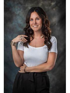  Jodie Bow of House to Home Photo