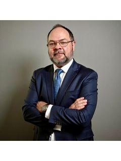  Timothy McCubbin Photo