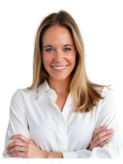  Molly Sullivan of Lisa Cozzi Team Photo