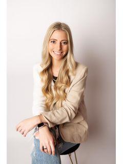  Madison Robinett Photo