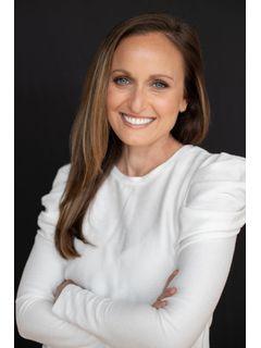  Becca Brody of Gold Anchor Team of Century 21 Shutters & Sails Photo