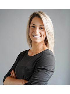  Whitney Poginy Photo