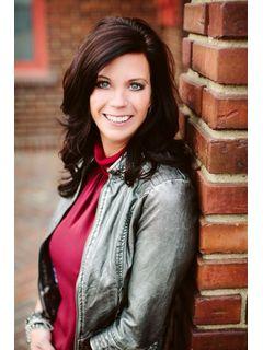  Shanel Effertz of Team 2 Real Estate Photo