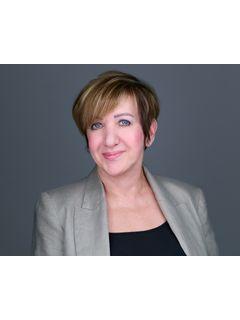  Carol Koutsourais Photo