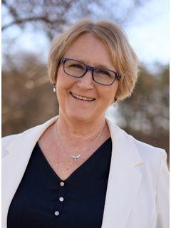  Linda Scharenbrock Photo