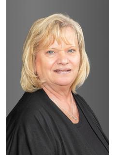  Sandra Taylor Photo