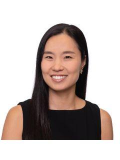  Jenny Kwon Photo