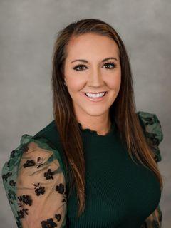 Kimberly Moll Photo