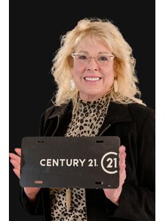  Cyndie Chandler of The Katie Hein Team Photo