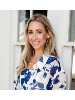  Ellie Pinzarrone Photo