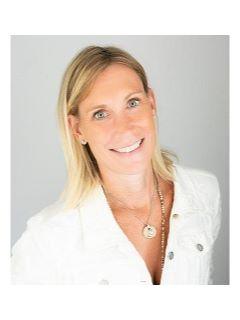  Lisa Cozzi of Lisa Cozzi Team Photo