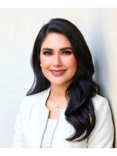  Adriana Alvarez Photo