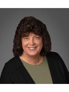  Lynda Carper of Home Advantage Photo