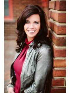  Shanel Effertz of Team 2 Real Estate Photo