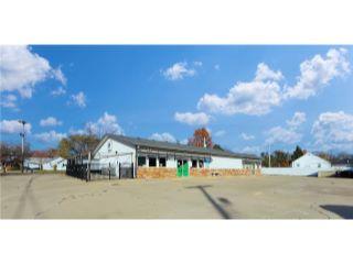 Property in Charleston, IL thumbnail 1