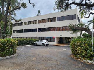Property in Miami, FL thumbnail 5