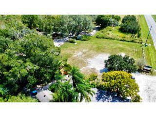 Property in Groveland, FL 34736 thumbnail 1