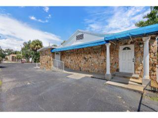 Property in St Petersburg, FL thumbnail 6