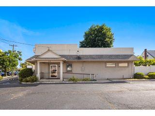 Property in Lodi, NJ thumbnail 3