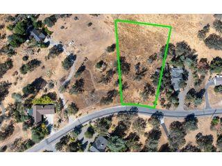 Property in Coarsegold, CA thumbnail 3