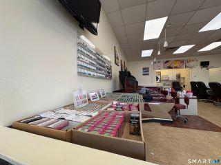 Property in Hamden, CT 06514 thumbnail 2