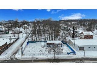 Property in Youngstown, OH thumbnail 2