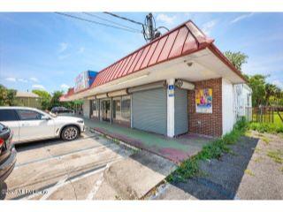 Property in Jacksonville, FL thumbnail 3