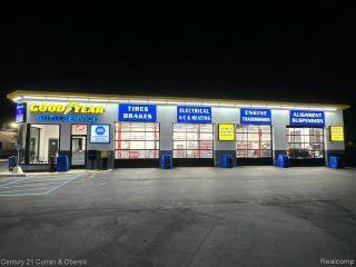 Property in Dearborn Heights, MI thumbnail 1