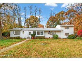 Property in Lincroft, NJ thumbnail 2