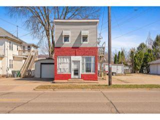 Property in La Crosse, WI thumbnail 2