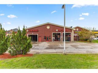 Property in Plymouth Charter Township, MI thumbnail 3
