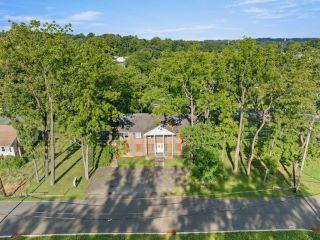 Property in Clinton, NJ thumbnail 5