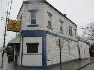 Property in Cleveland, OH thumbnail 3