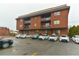 Property in Waltham, MA 02451 thumbnail 2