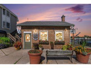 Property in South Haven, MI thumbnail 1