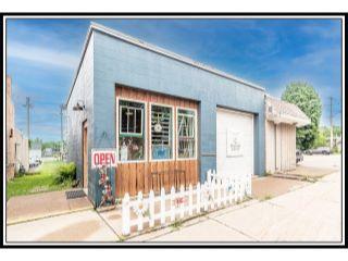 Property in Iola, WI thumbnail 5