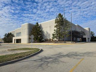 Property in Joliet, IL thumbnail 3
