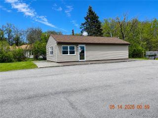 Property in Hamburg, NY thumbnail 6