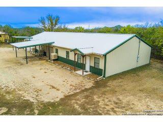 Property in Kerrville, TX thumbnail 5